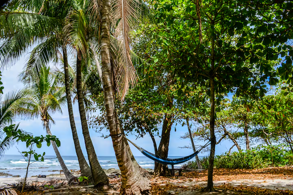 retreat-villa-private-retreat-accommodation-santa-teresa-beach-sowa-nete-ayahuasca-psilocybin-retreats-outdoors-beach